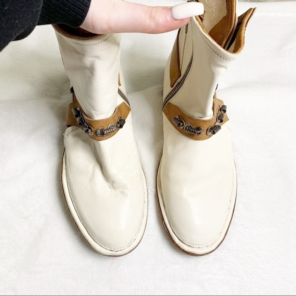 A.S. 98 Leather Studded Booties in Cream Size 7 - Picture 3 of 7